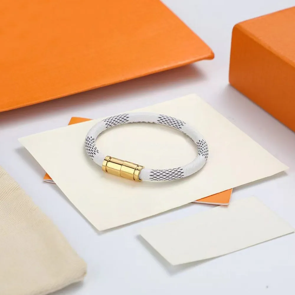 Luxury bracelet female bracelet designer fashion leather bracelet magnetic buckle average size neutral ladies bracelet men s bracelet lover
Luxury bracelet female bracelet designer fashion leather bracelet magnetic buckle average size neutral ladies bracelet men s bracelet lover