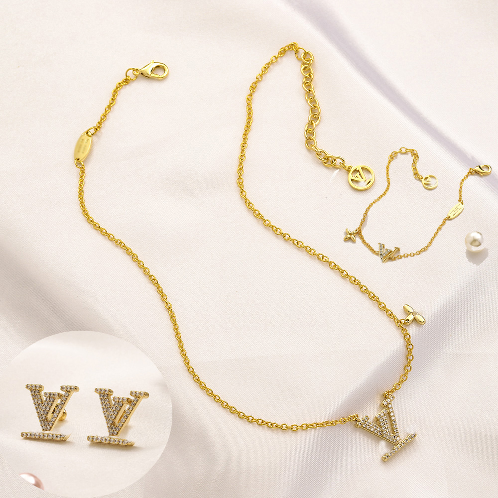 Womens Brand Earrings Designers Letter Ear Stud Bracelet Necklace Bracelet Chain 18K Gold Plated Crystal Geometric Earring for Wedding Party Jewerlry Accessories, 2017-earrings
Womens Brand Earrings Designers Letter Ear Stud Bracelet Necklace Bracelet Chain 18K Gold Plated Crystal Geometric Earring for Wedding Party Jewerlry Accessories, 2017-earrings