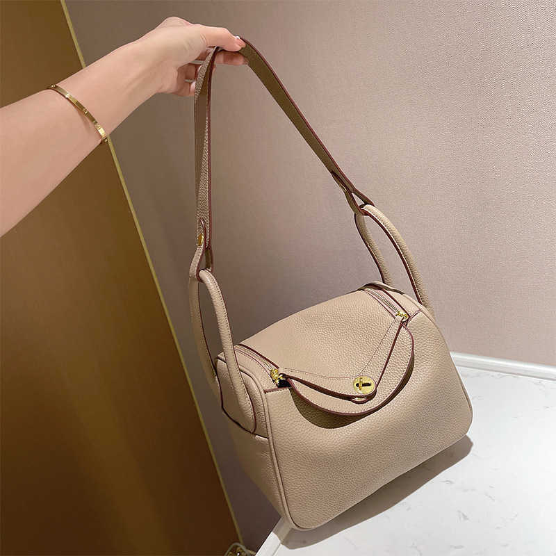 Bags Original Designer Home Luxury h 2023 new lychee grain Lindys bag doctor women's one shoulder messenger hand mini medicine case 3 N0TW, Small elephant grey
Bags Original Designer Home Luxury h 2023 new lychee grain Lindys bag doctor women's one shoulder messenger hand mini medicine case 3 N0TW, Small elephant grey