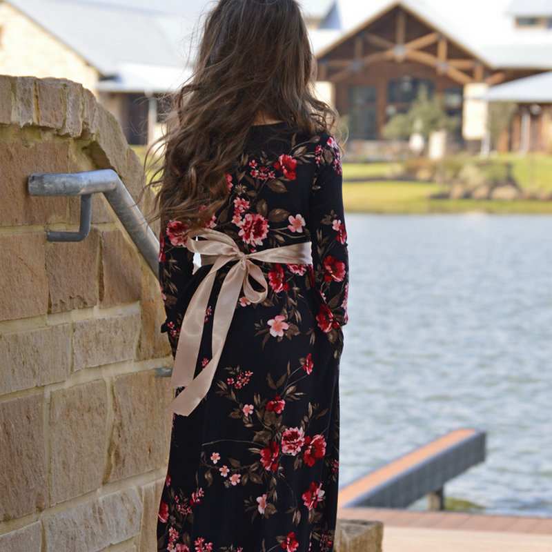 Family Matching Outfits Mother And Daughter Winter Dress Autumn Long Sleeve Mom es Clothes Flower Printed Maix 230310