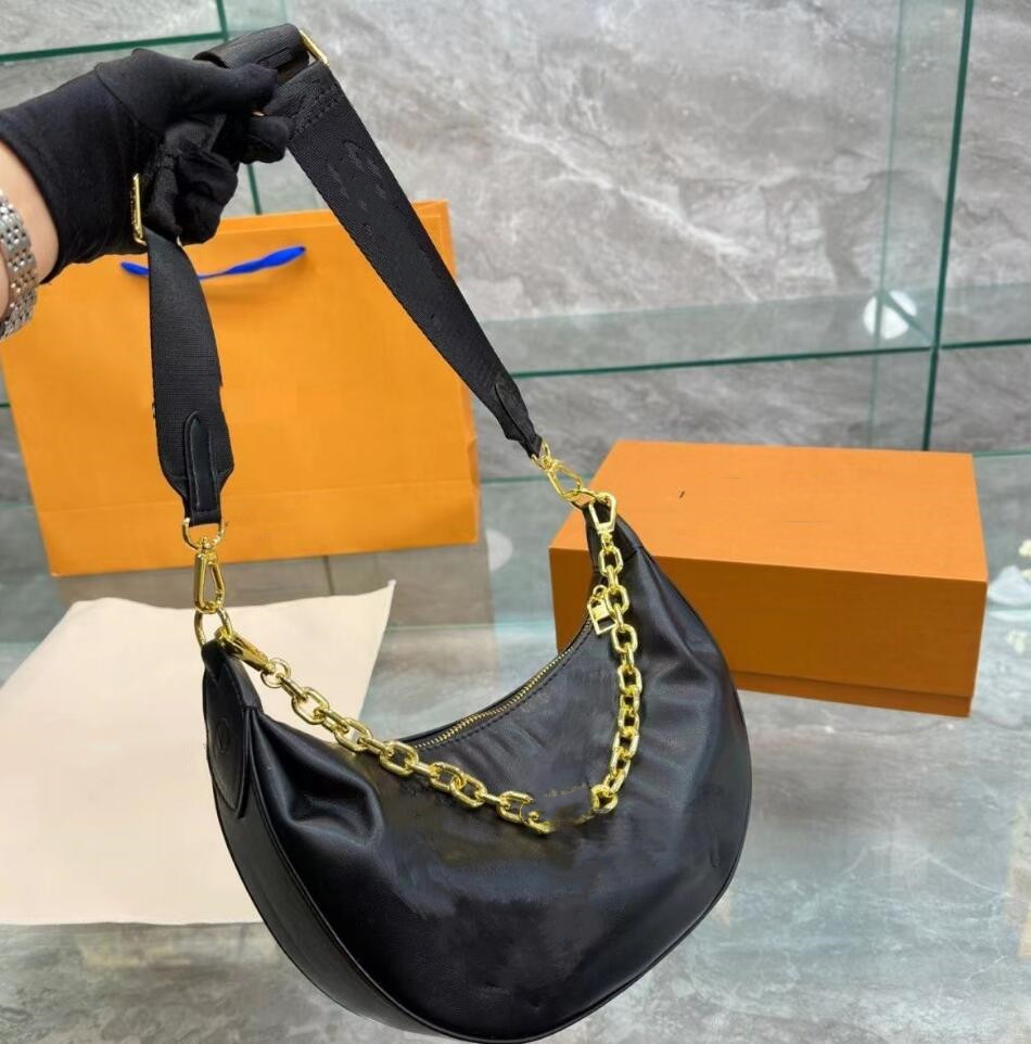 Womens Designers Bag boulogne Bags Fashion handbags Texture Wide Strap One Shoulder Versatile Messenger tote, Black
Womens Designers Bag boulogne Bags Fashion handbags Texture Wide Strap One Shoulder Versatile Messenger tote, Black