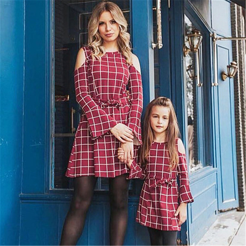 Family Matching Outfits Moms And Girls Clothes Long Sleeve Plaid Dress Mother Daughter Dresses Red Spring Autumn 230310