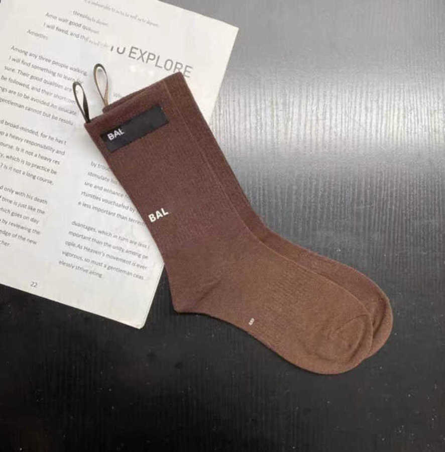 Sexy Socks 23sss Designer Balencigas Stockings Woman Paris Cloth Label Printing Letter Heel Rope High Fashion Socks Sweat Wicking Ribbon Socksnwsr
Sexy Socks 23sss Designer Balencigas Stockings Woman Paris Cloth Label Printing Letter Heel Rope High Fashion Socks Sweat Wicking Ribbon Socksnwsr