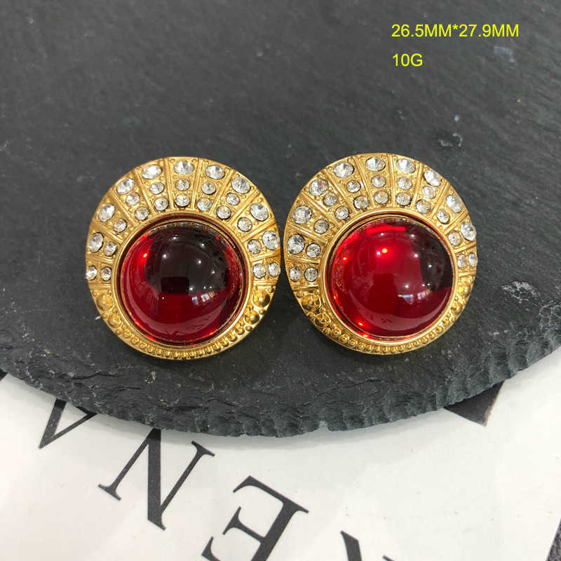 Earings French minority electroplated genuine gold medieval earrings colored glaze inlaid with diamond shell silver pin earring clip
Earings French minority electroplated genuine gold medieval earrings colored glaze inlaid with diamond shell silver pin earring clip