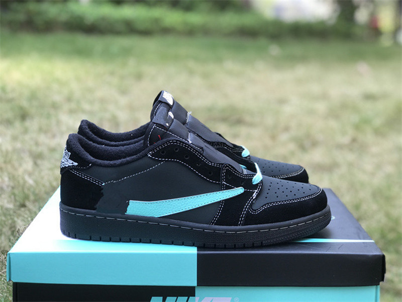 2023 Basketball Shoes Jumpman 1 Low OG Fragment Black Blue Designer Mens Woman Sports Sneakers Size US4-13, 1 low black blue
2023 Basketball Shoes Jumpman 1 Low OG Fragment Black Blue Designer Mens Woman Sports Sneakers Size US4-13, 1 low black blue