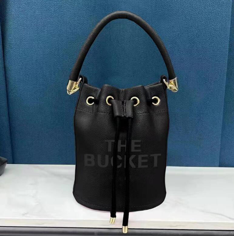2023 Designer Bags Purse Bucket Bags Women Satchel Top Handle Totes Bag Shoulder Bags Soft Leather Crossbody Fashion Drawstring Handbags Purses, Red
2023 Designer Bags Purse Bucket Bags Women Satchel Top Handle Totes Bag Shoulder Bags Soft Leather Crossbody Fashion Drawstring Handbags Purses, Red