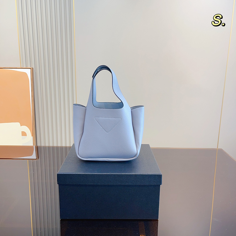 Luxury Handbag Designer Crossbody For Women Lychee Shoulder Bags Leather Female Fashion Letter P Lady Cross Body Bag Totes Bumbag 2303103BF, Pr#1
Luxury Handbag Designer Crossbody For Women Lychee Shoulder Bags Leather Female Fashion Letter P Lady Cross Body Bag Totes Bumbag 2303103BF, Pr#1