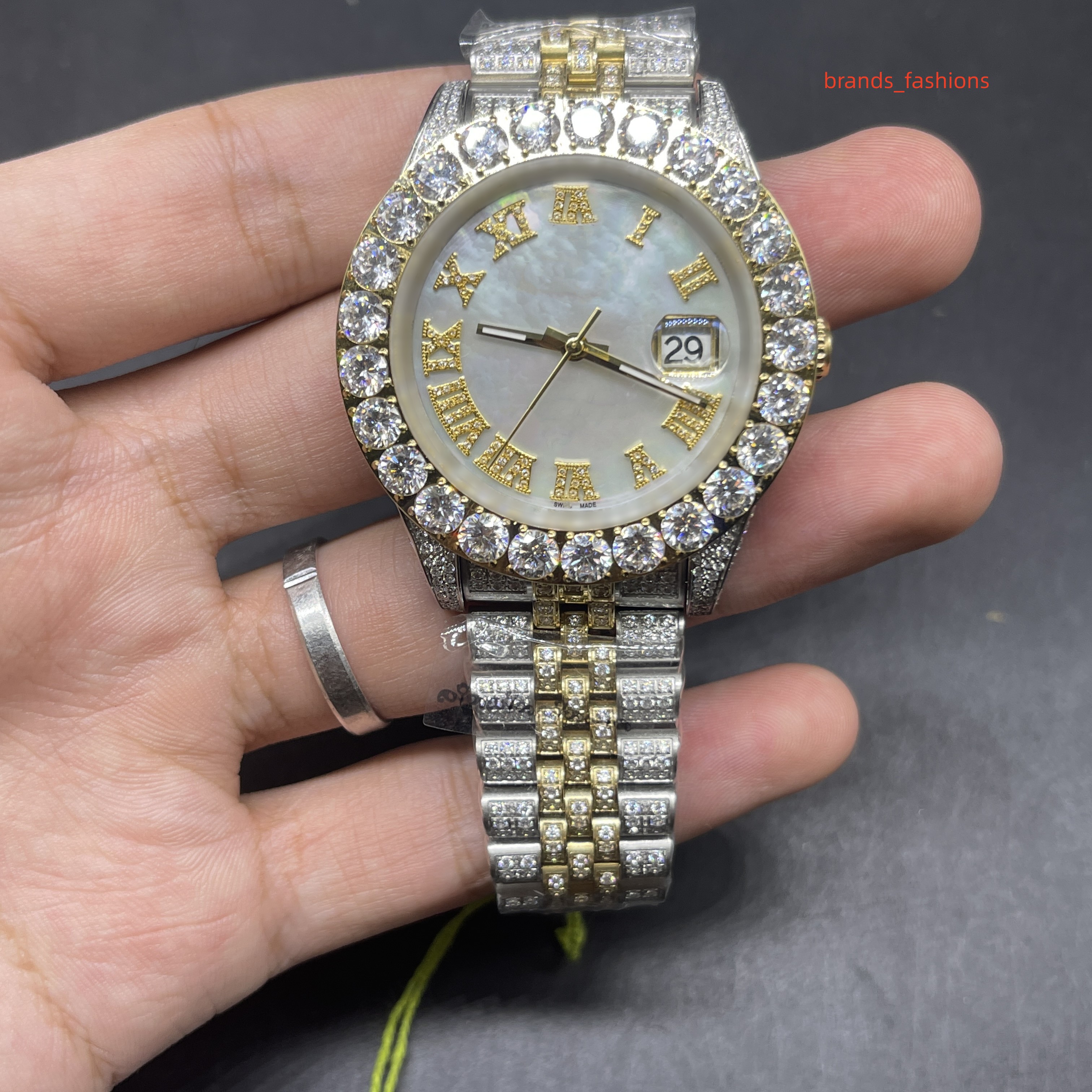 Prong Set Watch Full Iced Out Diamond Watches Silver Gold Diamond Stainless Steel Watch Roman Diamond Scale Top Automatic Watch, White shell face
Prong Set Watch Full Iced Out Diamond Watches Silver Gold Diamond Stainless Steel Watch Roman Diamond Scale Top Automatic Watch, White shell face