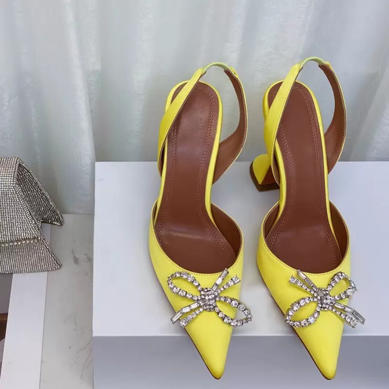 Amina Muaddi Rosie bowie shoes crystal-embellished PVC Pumps Heels sandals women Luxurys Designer Dress shoe Evening Slingback strap sandal 35-43, 11
Amina Muaddi Rosie bowie shoes crystal-embellished PVC Pumps Heels sandals women Luxurys Designer Dress shoe Evening Slingback strap sandal 35-43, 11