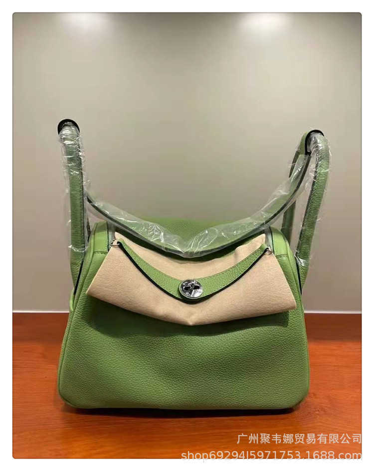 Bags Original Designer 2021 Luxury Lindys's scalp leather bag for women's portable doctor's single-shoulder diagonal 3 C9NM, Cherry blossom powder
Bags Original Designer 2021 Luxury Lindys's scalp leather bag for women's portable doctor's single-shoulder diagonal 3 C9NM, Cherry blossom powder