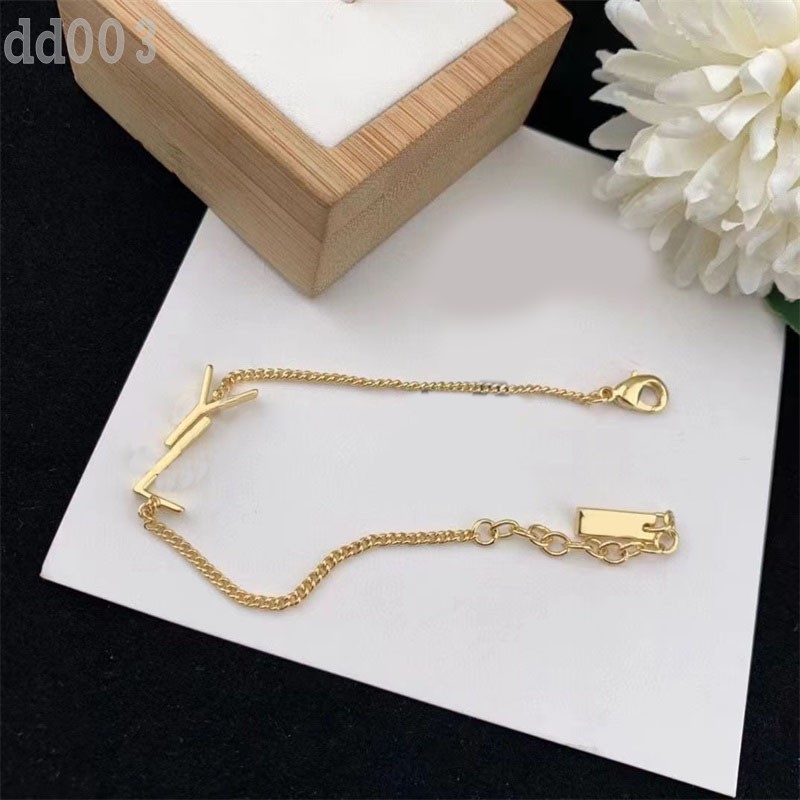 Wedding luxury bracelet designer for women charm bracelet fashion hand ornament copper plated silver chains bracelets men designer jewelry
Wedding luxury bracelet designer for women charm bracelet fashion hand ornament copper plated silver chains bracelets men designer jewelry