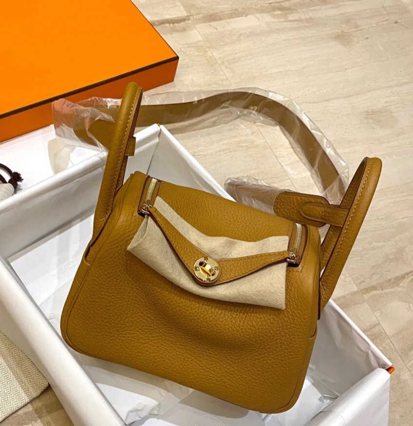 Bags Original Designer High Luxury order TOGO cow leather mini Lindys bag doctor lychee pillow single shoulder messenger BL9W, Royal blue
Bags Original Designer High Luxury order TOGO cow leather mini Lindys bag doctor lychee pillow single shoulder messenger BL9W, Royal blue