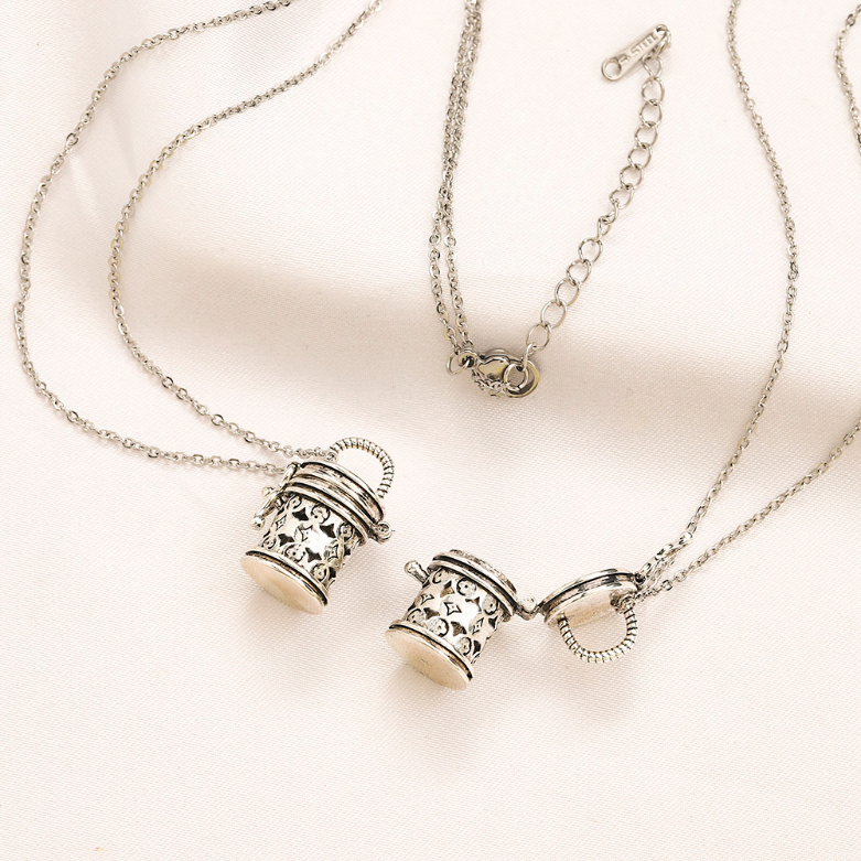 Brand Design Necklaces Earring Set 925 Sliver Earrings Girl Gift Bracelet Perfume Bottle Luxury Jewelry Long chain Exquisite Design Accessories Family, Zg2222-neckalce
Brand Design Necklaces Earring Set 925 Sliver Earrings Girl Gift Bracelet Perfume Bottle Luxury Jewelry Long chain Exquisite Design Accessories Family, Zg2222-neckalce