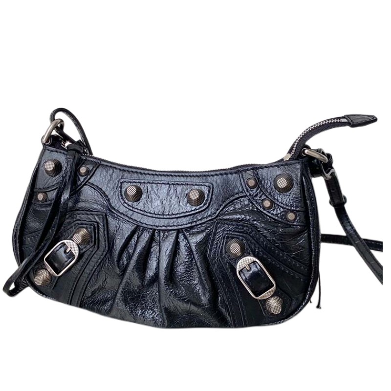 2023 Luxurys designers crossbody bags Chain locomotive bag Women handbag leather shoulder bags Purse Cool woman exclusive Fashionable simple and versatile, Fuchsia
2023 Luxurys designers crossbody bags Chain locomotive bag Women handbag leather shoulder bags Purse Cool woman exclusive Fashionable simple and versatile, Fuchsia