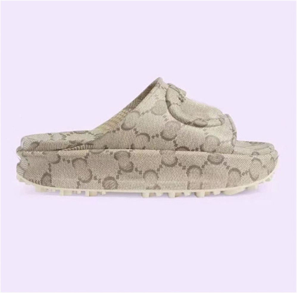 Designers Luxurys Beach Slippers Sandals highs quality thick bottom Slippers for women Classic slides flats rubber Platform Flip Flops Loafers Size 35-45, Color 2
Designers Luxurys Beach Slippers Sandals highs quality thick bottom Slippers for women Classic slides flats rubber Platform Flip Flops Loafers Size 35-45, Color 2