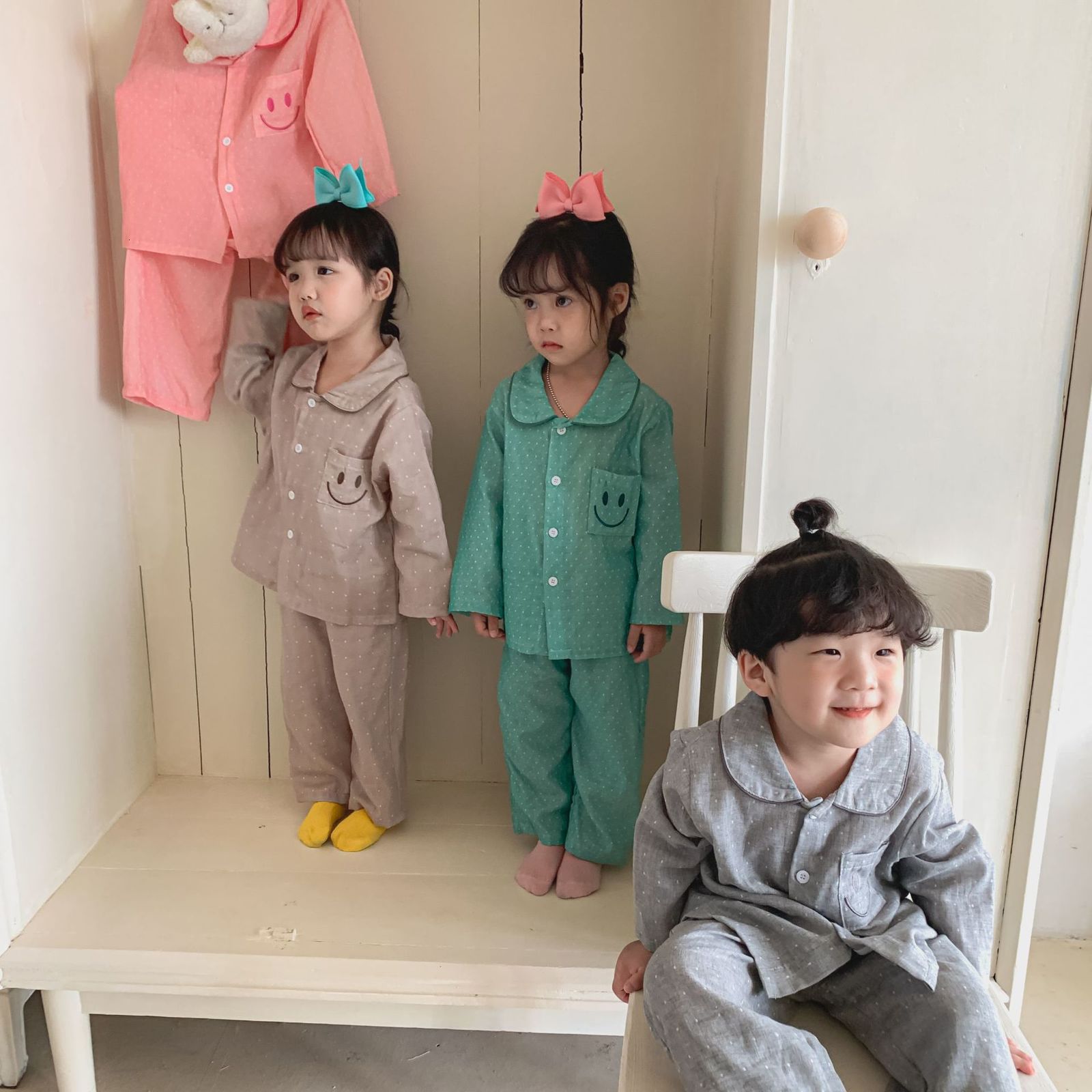 Pajamas Spring Autumn Kids cotton embroidery Pajama Sets Boys and Girls 4 colors dot dressing gown 230310