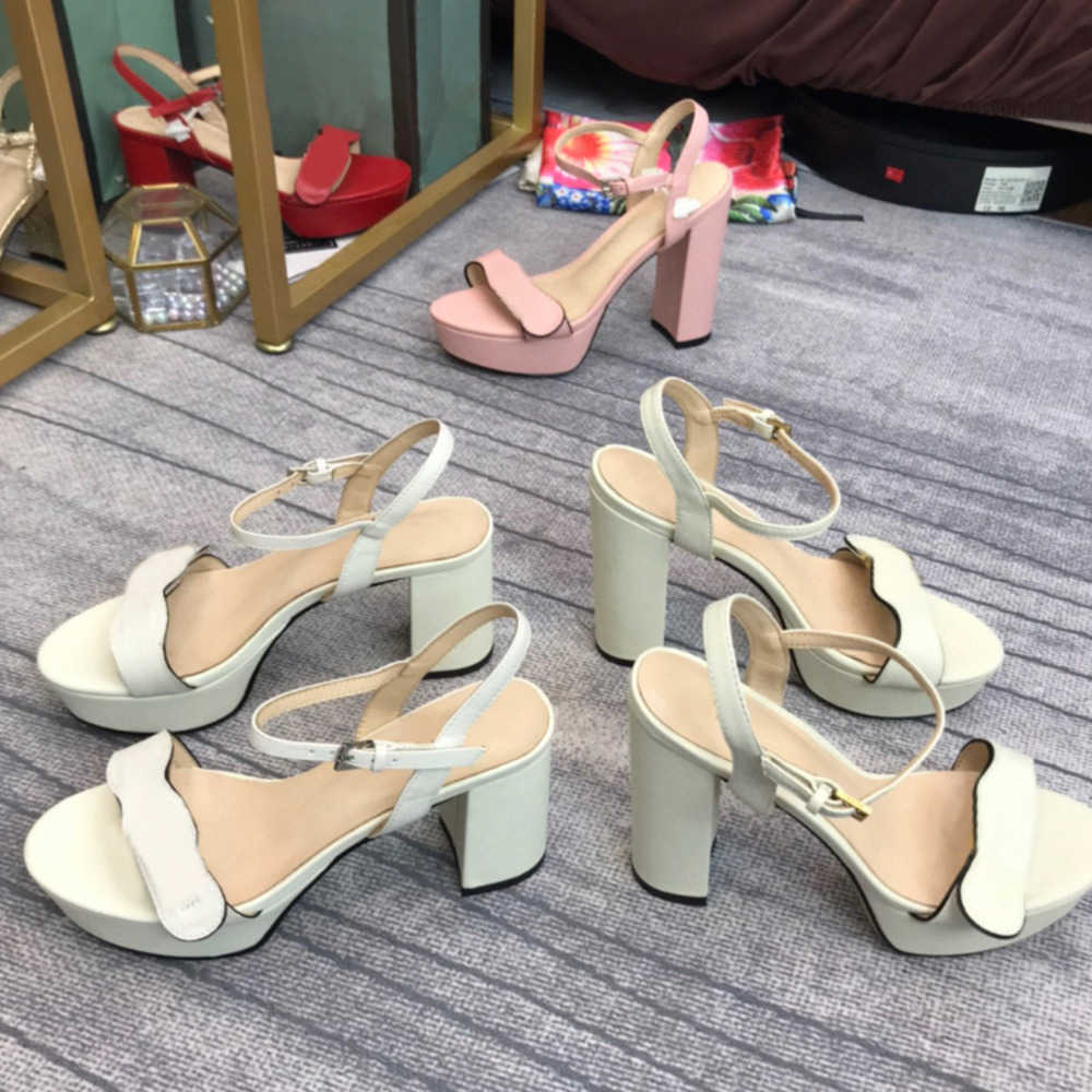 Classic Lady Sandals Heels Shoes 100% Leather Flat Shoe Bottom Beach Belt Buckle Metal Women Shoes Black Soft Cowhide Designer Woman Office Shoes 34-42 With Box NO261, 17
Classic Lady Sandals Heels Shoes 100% Leather Flat Shoe Bottom Beach Belt Buckle Metal Women Shoes Black Soft Cowhide Designer Woman Office Shoes 34-42 With Box NO261, 17