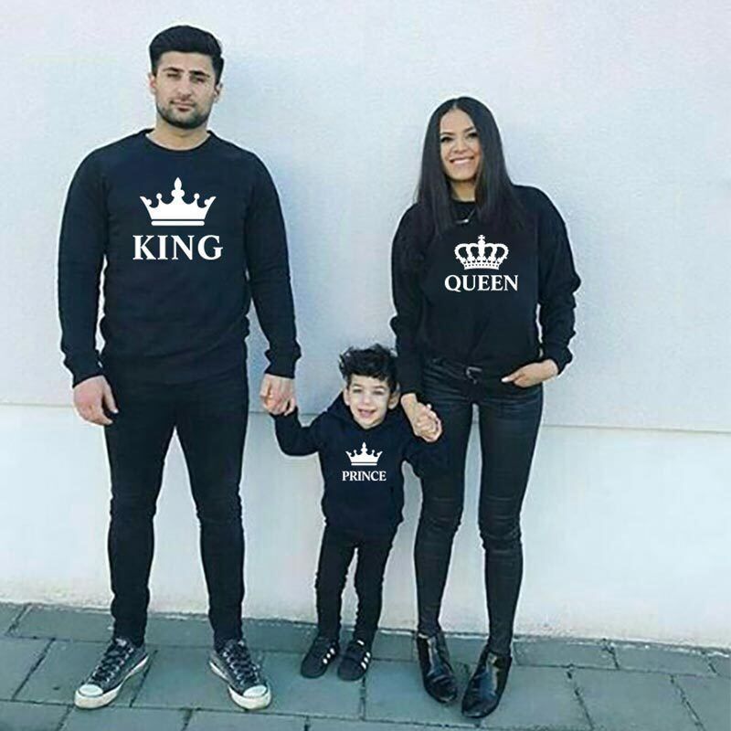 Family Matching Outfits King Queen Prince Princess Shirt Mother Father Daughter Son Sweatshirt Set Couple Clothes Crown Pullover 230310