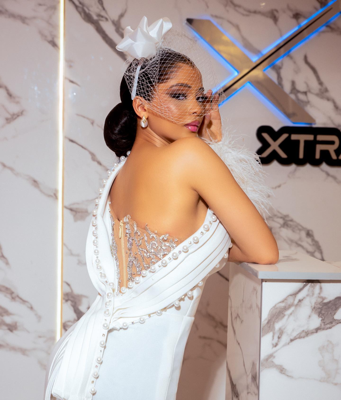 Elegant 2023 Short Wedding Dresses Bridal Gowns Pearls One Shoulder Feather African Vestidos robes de soiree for Bride