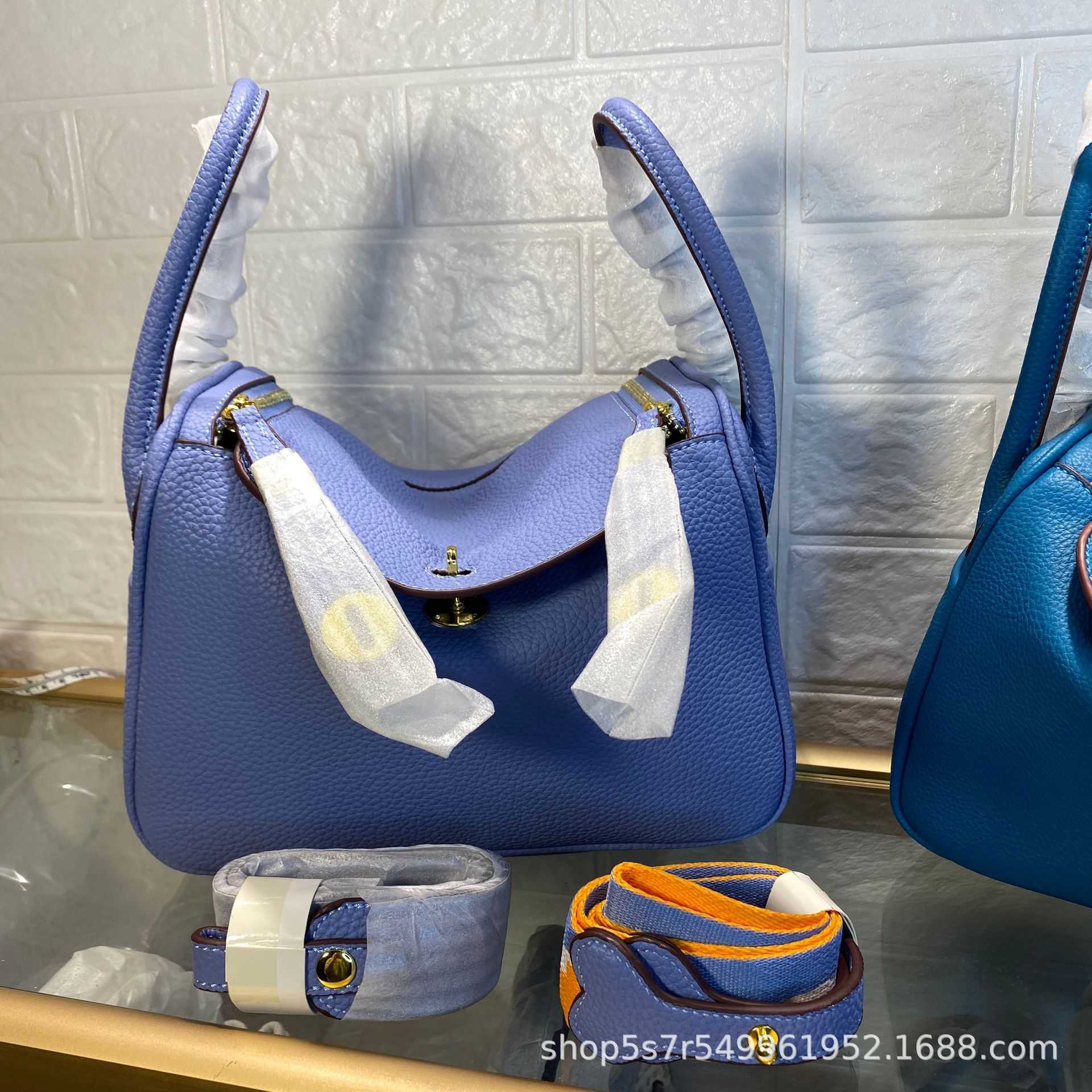 Double-shoulder Brand Bags Original Designer doctor Bao Lindi bag soft cowhide lychee pattern portable one-shoulder cross-body versatile emb 20 0Z21, 03 elephant grey
Double-shoulder Brand Bags Original Designer doctor Bao Lindi bag soft cowhide lychee pattern portable one-shoulder cross-body versatile emb 20 0Z21, 03 elephant grey