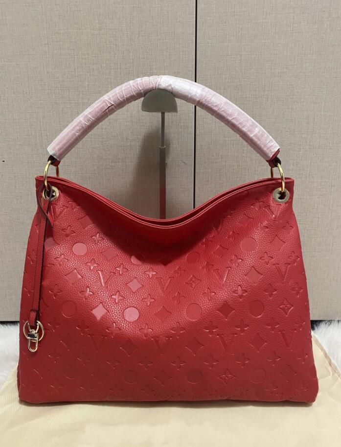 Designers Chain Louise Shoulder Bag Vutton Handbag Cross Viuton body handbags Ladies Patent Leather Diamond Evening Bags, Black
Designers Chain Louise Shoulder Bag Vutton Handbag Cross Viuton body handbags Ladies Patent Leather Diamond Evening Bags, Black