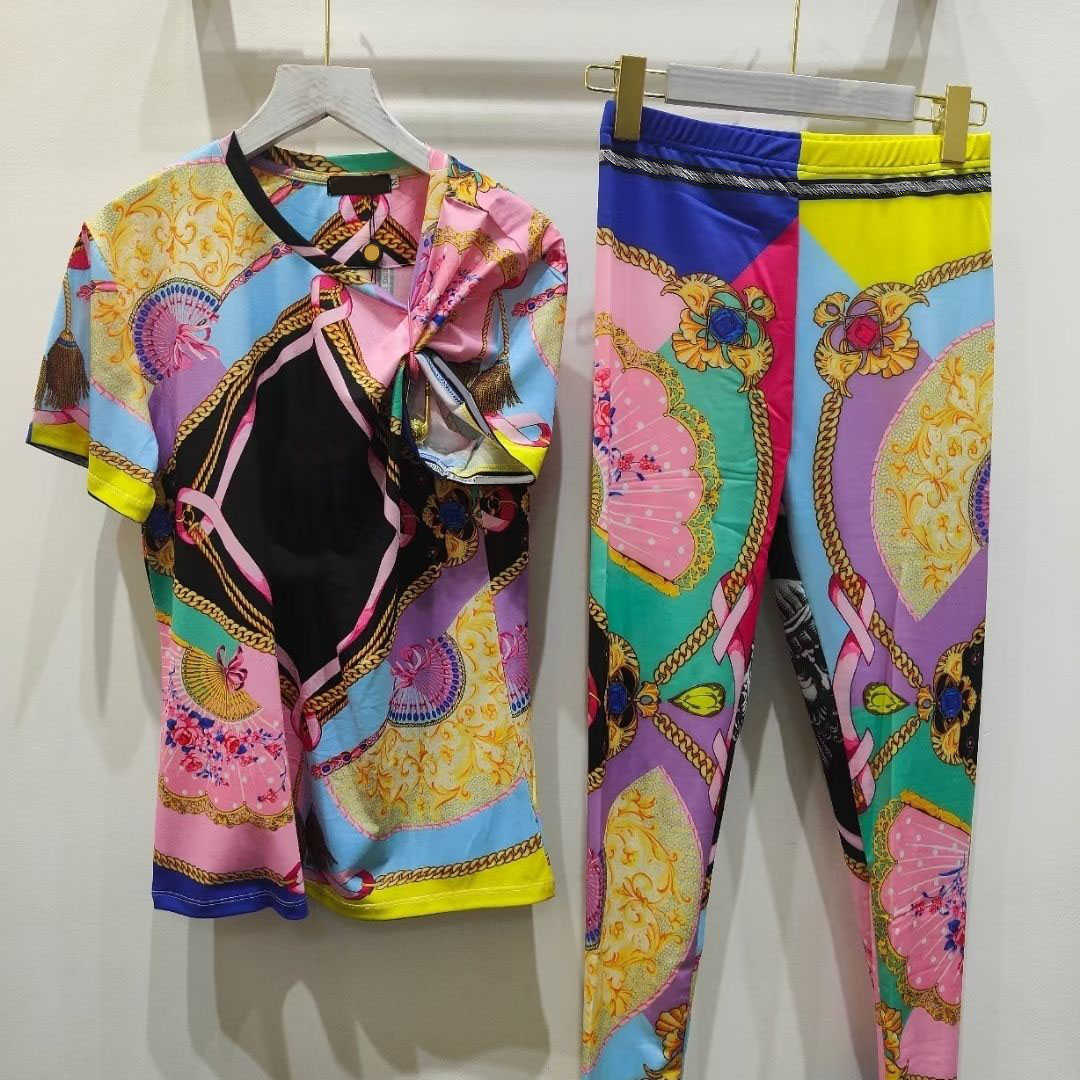 23ss Designer brand tracksuit European American popular womens printed short-sleeved T-shirts printed trousers separately taken womens clothing, Yellow
23ss Designer brand tracksuit European American popular womens printed short-sleeved T-shirts printed trousers separately taken womens clothing, Yellow