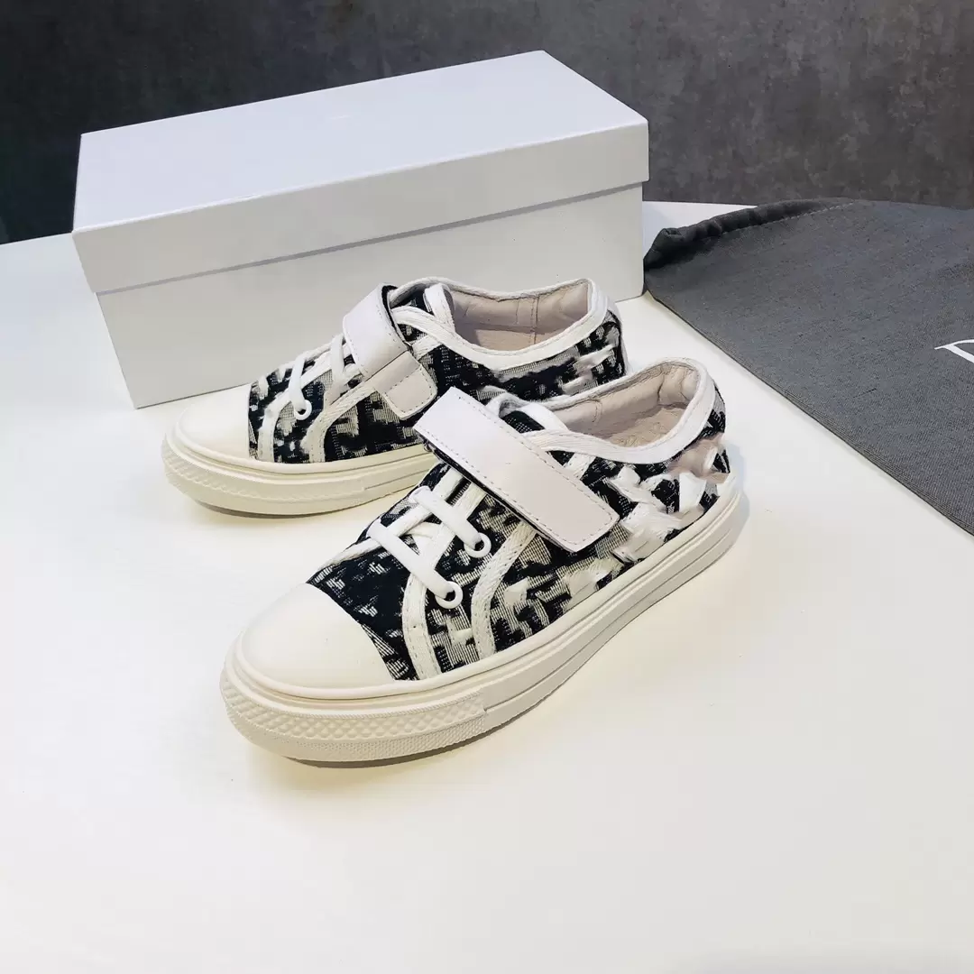Brand baby sneakers, high-end children's shoes, new style comfortable white shoes fors boys and girls for fall/winter
Brand baby sneakers, high-end children's shoes, new style comfortable white shoes fors boys and girls for fall/winter