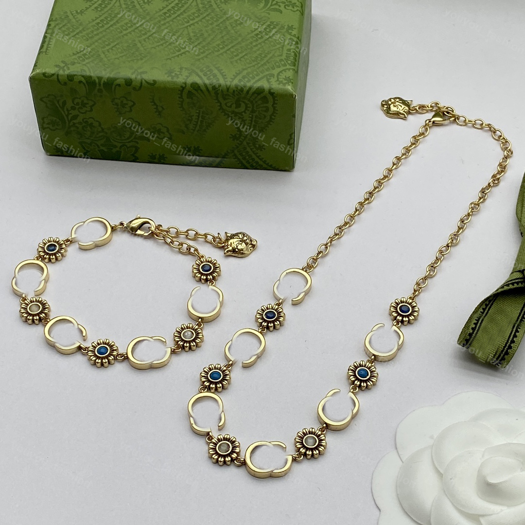 Bangle Designer Bracelet For Women Men Luxury Jewelry Set Pearl Earring Crystal 18K Gold Plated Necklace G Tiger Pendant Chain Link Box 2023
Bangle Designer Bracelet For Women Men Luxury Jewelry Set Pearl Earring Crystal 18K Gold Plated Necklace G Tiger Pendant Chain Link Box 2023