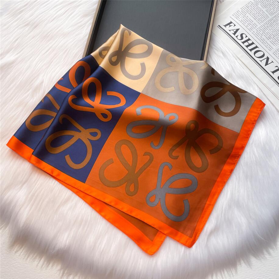 Designer Letters Print Flower imitate Silk Scarf Headband for Women Fashion Long Handle Bag Scarves Paris Shoulder Tote Luggage Ribbon Head Wraps 70x70CM 20Colors
Designer Letters Print Flower imitate Silk Scarf Headband for Women Fashion Long Handle Bag Scarves Paris Shoulder Tote Luggage Ribbon Head Wraps 70x70CM 20Colors