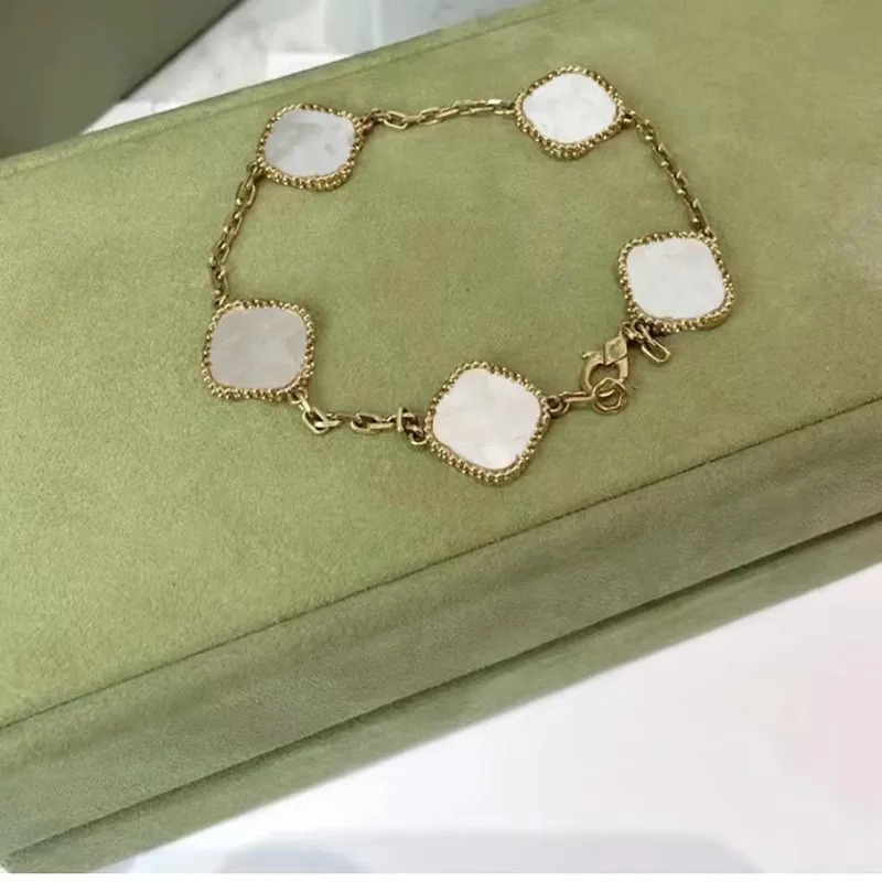 Classic designer gold bracelet link Valentines Day lucky clover 18K gold 5 flowers pearl mother daughter jewelry wedding mothers womens gift
Classic designer gold bracelet link Valentines Day lucky clover 18K gold 5 flowers pearl mother daughter jewelry wedding mothers womens gift
