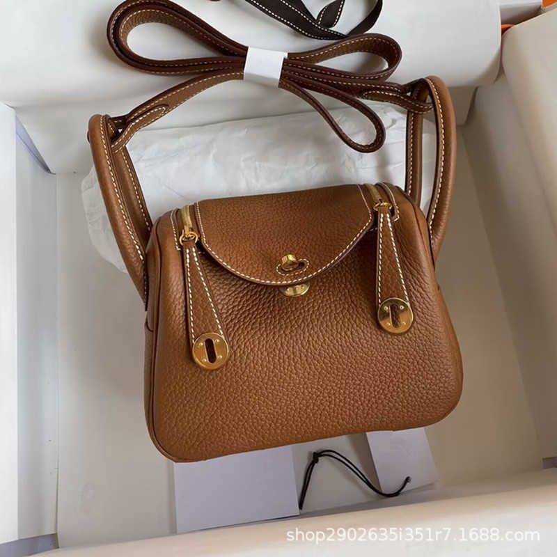 Bags Original Designer TC Luxury cow leather wax thread hand-stitched Mini Lindys bag portable one-shoulder cross-body women's 1 0HNT, Orange mini - handmade wax thread
Bags Original Designer TC Luxury cow leather wax thread hand-stitched Mini Lindys bag portable one-shoulder cross-body women's 1 0HNT, Orange mini - handmade wax thread