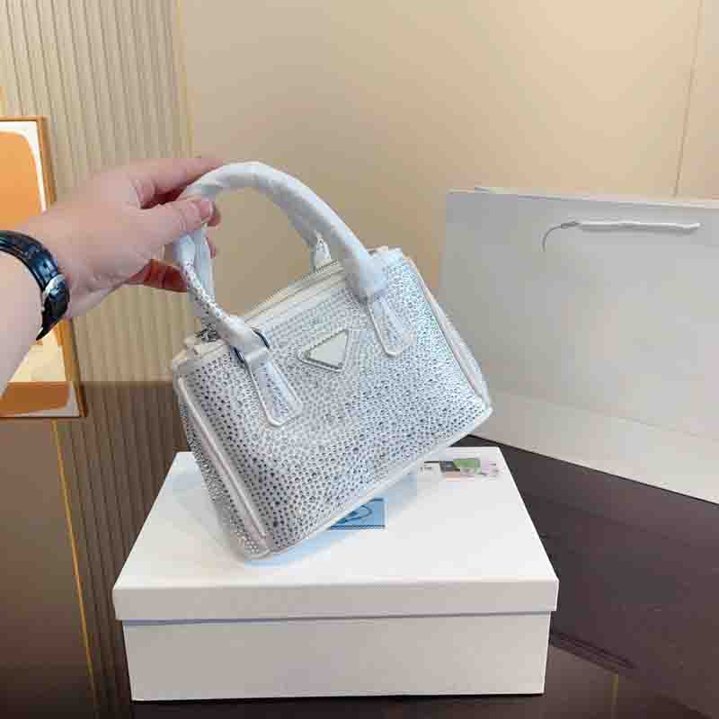 Rhinestone Handbags Designer Women Cross Body Shoulder Bags Diamond Bag Sparkly Womens Street Fashion Purses Handbag D2303102F, Gold
Rhinestone Handbags Designer Women Cross Body Shoulder Bags Diamond Bag Sparkly Womens Street Fashion Purses Handbag D2303102F, Gold