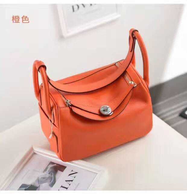Medicine Luxury Designer Bags Original box bag for women's lychee head layer cowhide nurse one-shoulder portable Lindys pillow 6 L7FF, Yellow8
Medicine Luxury Designer Bags Original box bag for women's lychee head layer cowhide nurse one-shoulder portable Lindys pillow 6 L7FF, Yellow8