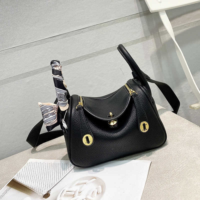 H Original Designer Luxury Bags Family Mini Lindys Bag Women's Summer 2023 Versatile Leather Doctor One Shoulder Handheld Fashion Pillow Medicine WZ2K, Milkshake white
H Original Designer Luxury Bags Family Mini Lindys Bag Women's Summer 2023 Versatile Leather Doctor One Shoulder Handheld Fashion Pillow Medicine WZ2K, Milkshake white