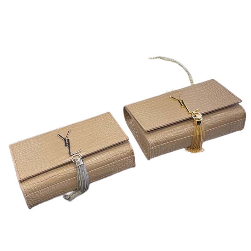 Fashion women Luxurys Crossbody bag famous designer lady Cross Body Bags Handbag female Purse black gold silver chain Tassel design, Golden tassel
Fashion women Luxurys Crossbody bag famous designer lady Cross Body Bags Handbag female Purse black gold silver chain Tassel design, Golden tassel