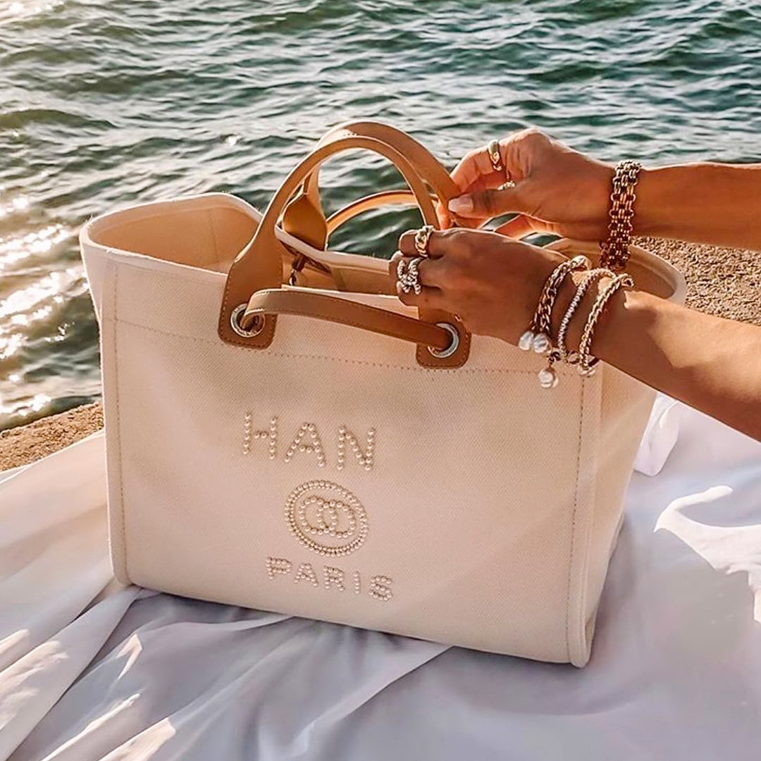 Shoulder Bags Designers channel bags top handle deauville tote wallet purse Luxurys 2023 cc Clutch Cross Body beach shopping vacation artsy s pearl Canvas bag, Pearl black
Shoulder Bags Designers channel bags top handle deauville tote wallet purse Luxurys 2023 cc Clutch Cross Body beach shopping vacation artsy s pearl Canvas bag, Pearl black