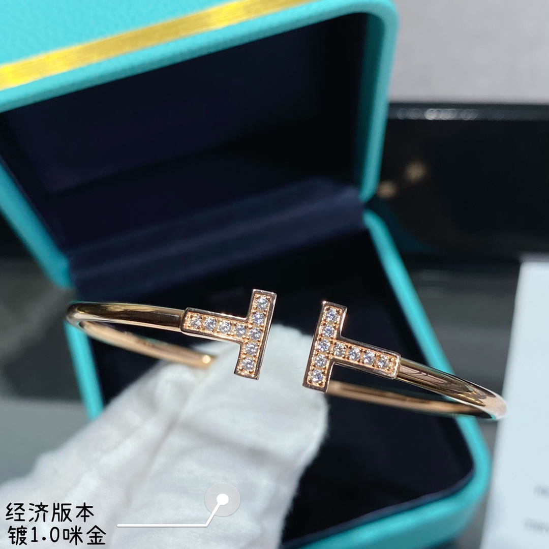 Classic bangles Gold Silver Nail Bracelet Titanium Steel Cuff bangle nlay Diamond Bracelets Womens Mens Love Jewelry Gift With Box
Classic bangles Gold Silver Nail Bracelet Titanium Steel Cuff bangle nlay Diamond Bracelets Womens Mens Love Jewelry Gift With Box