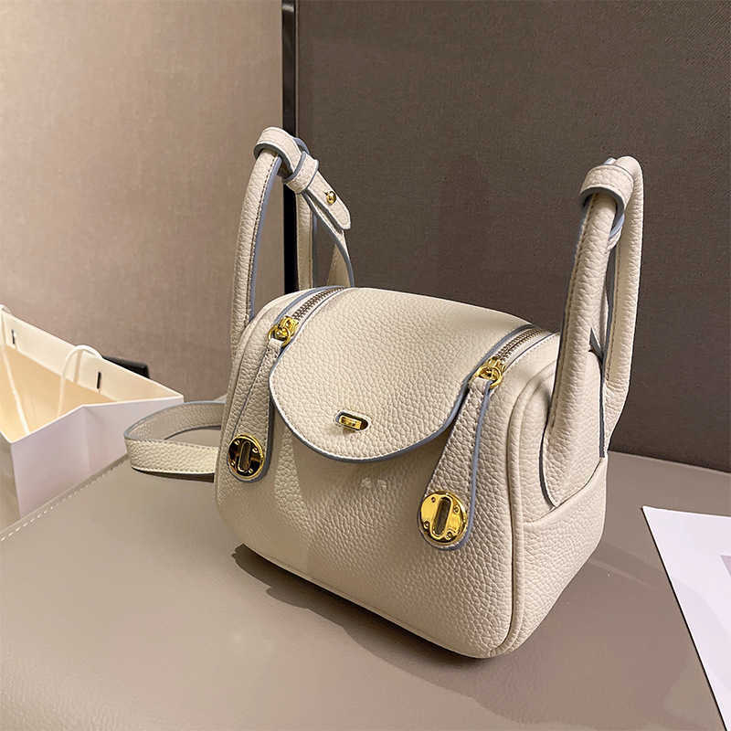 Bags Original Designer Home Luxury h 2023 new lychee grain Lindys bag doctor women's one shoulder messenger hand mini medicine case OZ50, Small elephant grey
Bags Original Designer Home Luxury h 2023 new lychee grain Lindys bag doctor women's one shoulder messenger hand mini medicine case OZ50, Small elephant grey