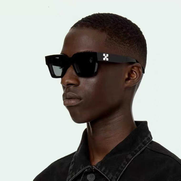 Fashion OFF W sunglasses 2022 new trend fashion snowflake square men and women street shooting hip hop mens
Fashion OFF W sunglasses 2022 new trend fashion snowflake square men and women street shooting hip hop mens