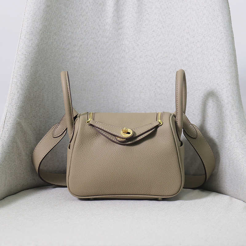 Designer Original Luxury Cross-body Bags bag for women mini Lindys doctor new cowhide portable one-shoulder medicine with gold 2 348C, Milkshake white
Designer Original Luxury Cross-body Bags bag for women mini Lindys doctor new cowhide portable one-shoulder medicine with gold 2 348C, Milkshake white