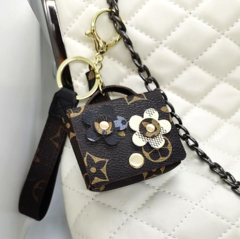 Car key chain School bag pendant Charm accessories Women's PU leather car buckle pocket Mini hanging pocket Mobile phone key chain
Car key chain School bag pendant Charm accessories Women's PU leather car buckle pocket Mini hanging pocket Mobile phone key chain