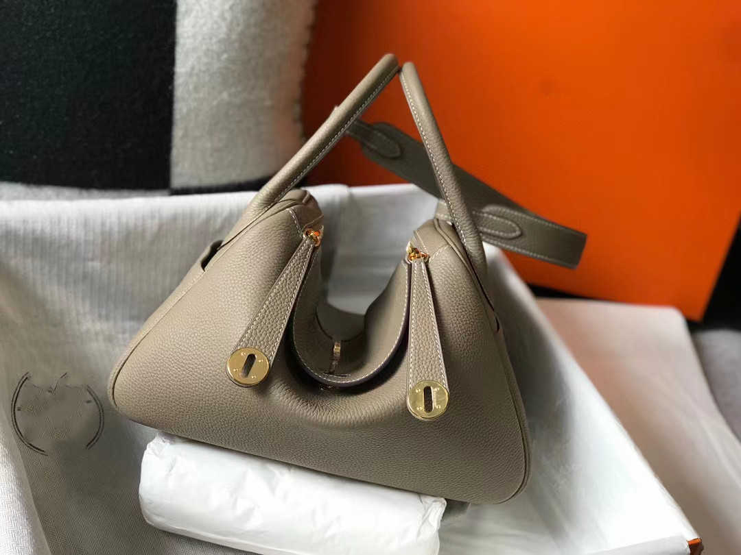 H Luxury Bags Original Designer family's new 2023 Lindys cowhide mini doctor's bag single-shoulder cross-body portable women's pillow YFJ0, Color 1
H Luxury Bags Original Designer family's new 2023 Lindys cowhide mini doctor's bag single-shoulder cross-body portable women's pillow YFJ0, Color 1