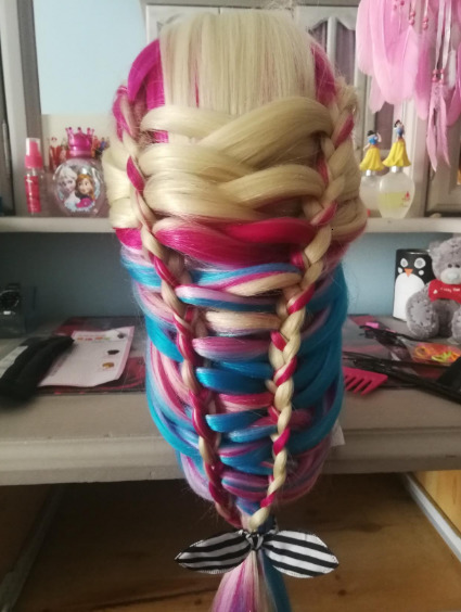 Mannequin Heads Neverland 29Inch Colorful Synthetic Hair Mannequin Head For Hairstyles Hairdressing Training Head Dummy Doll Clamp Accessories 230310