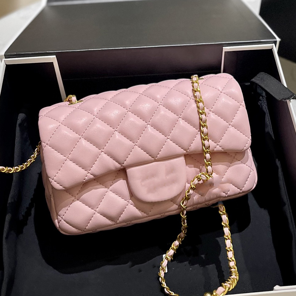 luxurys designers bag Women handbags totes Clutch Flap handbag cf classic famous fashion BOY MINI bags travel Crossbody summer
luxurys designers bag Women handbags totes Clutch Flap handbag cf classic famous fashion BOY MINI bags travel Crossbody summer