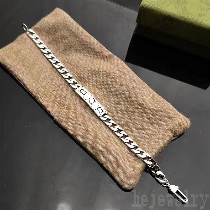 Fashion love bracelet men skull alloy band femme accessories girlfriend simple luxurious jewelry double g ghost pattern christmas designer bracelets ZB029 F23
Fashion love bracelet men skull alloy band femme accessories girlfriend simple luxurious jewelry double g ghost pattern christmas designer bracelets ZB029 F23