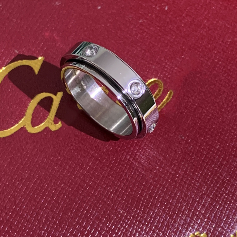 Luxury designer rings can turn ring ring diamond ring for women size 6-11 fashion versatile unisex temperament ring ladies high-end luxury fashion simple
Luxury designer rings can turn ring ring diamond ring for women size 6-11 fashion versatile unisex temperament ring ladies high-end luxury fashion simple