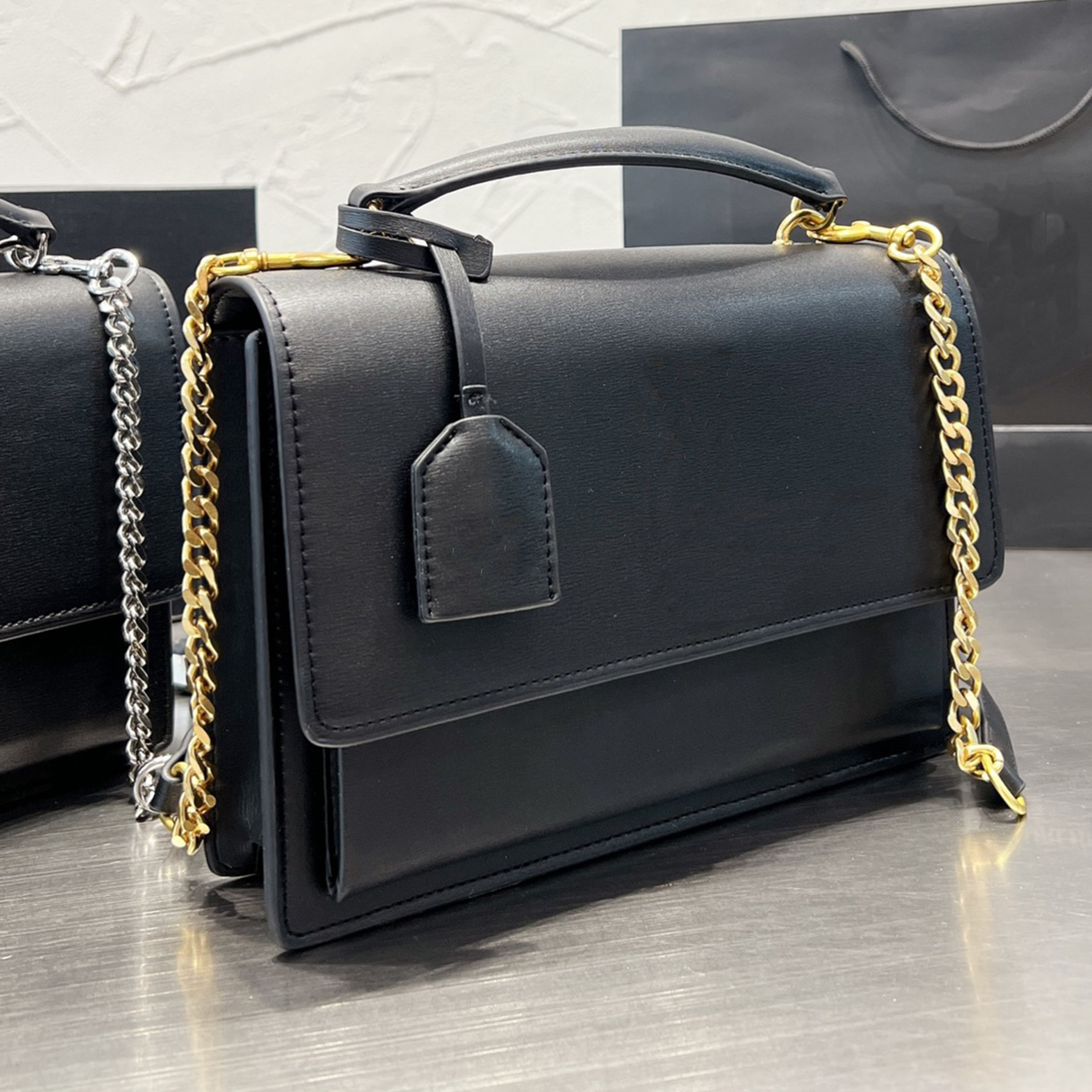designer bag Women Bags Handbags Shoulder Bags tote bagg black calfskin classic diagonal stripes quilted chains double flap medium cross body AAA 2023, Dust bag
designer bag Women Bags Handbags Shoulder Bags tote bagg black calfskin classic diagonal stripes quilted chains double flap medium cross body AAA 2023, Dust bag