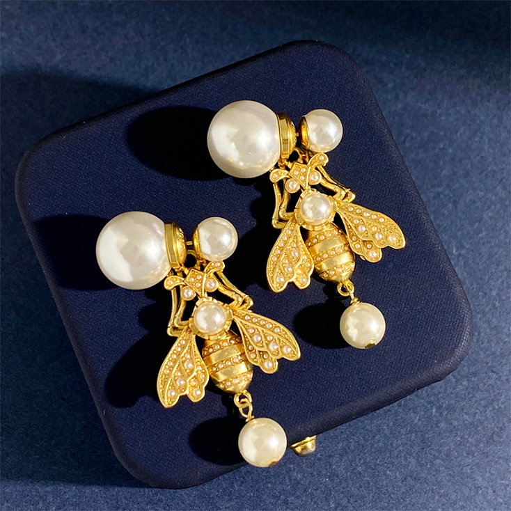 Stud 18K Gold Plated Pearl Earrings Bee Jewelries Letter wedding gift factory wholesale With dust bag 
Stud 18K Gold Plated Pearl Earrings Bee Jewelries Letter wedding gift factory wholesale With dust bag