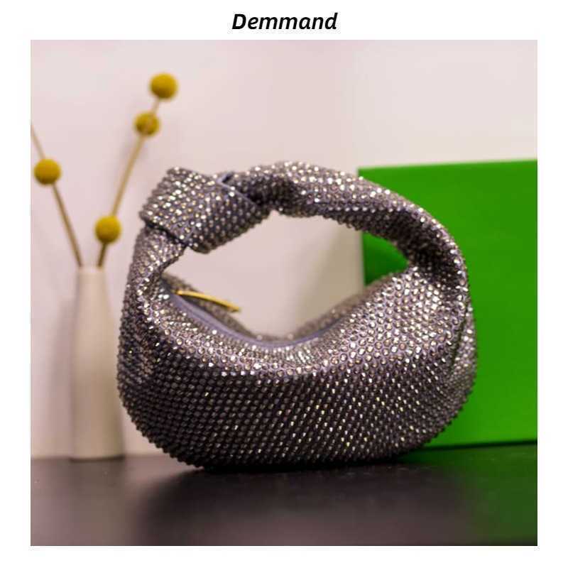bottegas bags venetas 2022 new diamond inlaid mini knotting hand with cloud fashion leisure rhinestone jodie Knotting 8VZJ, Black-
bottegas bags venetas 2022 new diamond inlaid mini knotting hand with cloud fashion leisure rhinestone jodie Knotting 8VZJ, Black-