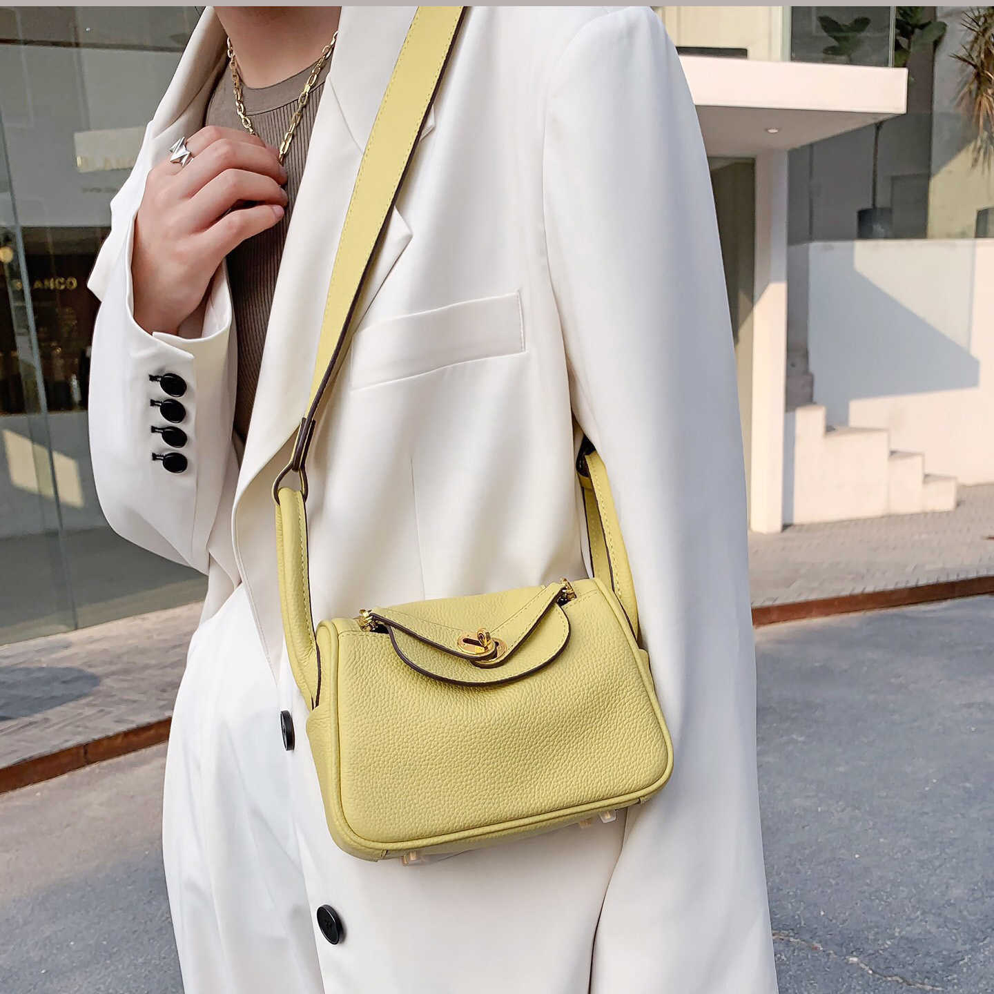Designer Original Luxury New Bags Lindys bag mini pillow wrap top layer togo cowhide women's single shoulder messenger doctor's 2 NIPT, Linen blue
Designer Original Luxury New Bags Lindys bag mini pillow wrap top layer togo cowhide women's single shoulder messenger doctor's 2 NIPT, Linen blue